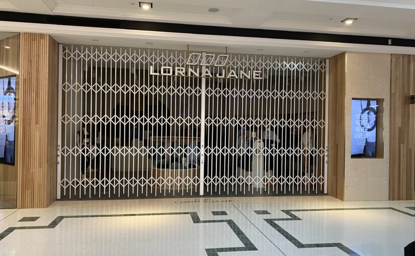 Stylish Expandable Gate secures global athletic apparel retailer